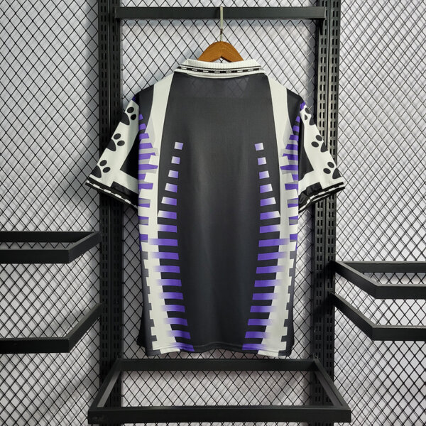 Camiseta Retro Real Madrid 1997 alternativa - Image 2