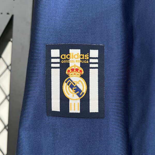 Camiseta Retro Real Madrid 1998 alternativa - Image 4