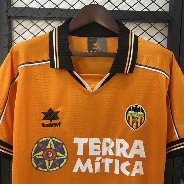 Camiseta Retro Valencia 1999 tercera - Image 6