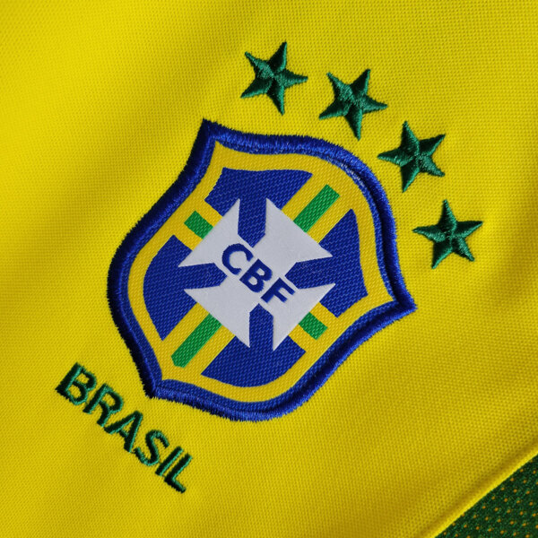 Camiseta Retro Brasil 2002 - Image 3