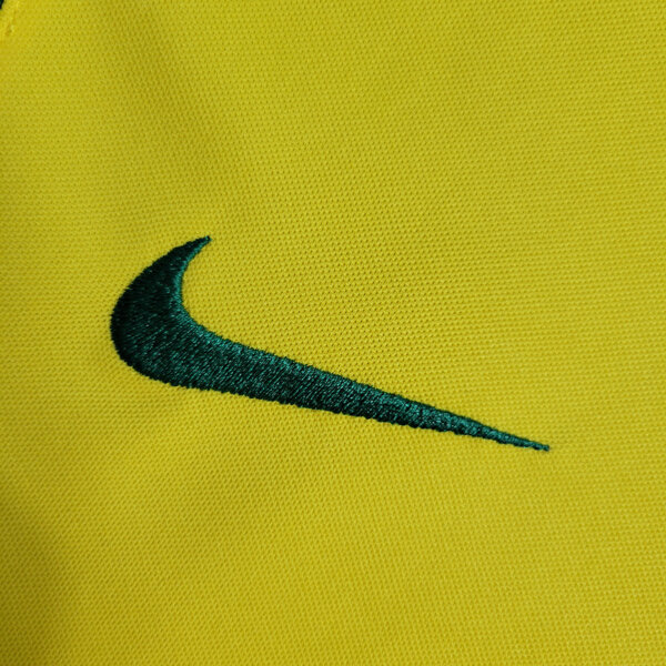 Camiseta Retro Brasil 2002 - Image 4