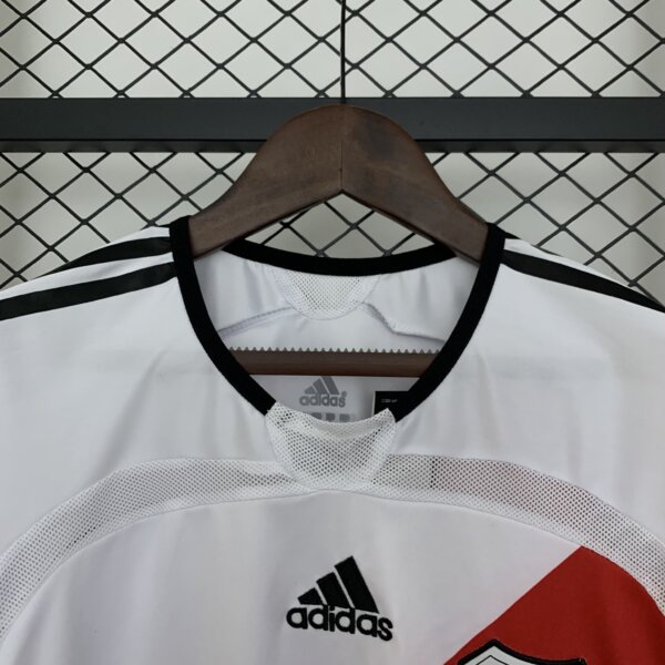 Camiseta Retro River Plate 2006 - Image 5