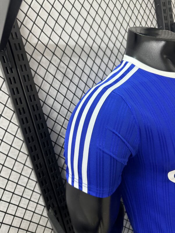 Camiseta casual Adidas azul - Image 2