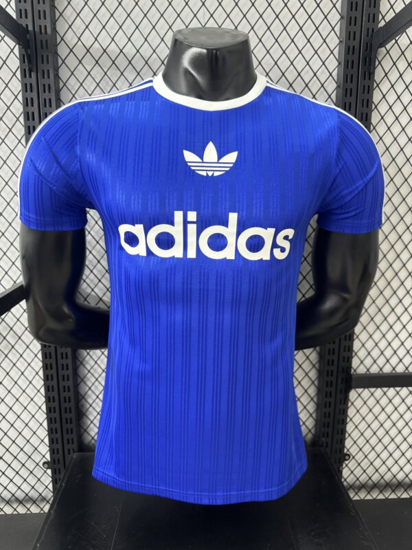 Camiseta casual Adidas azul