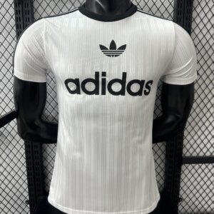 Camiseta casual Adidas blanca