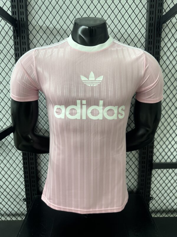 Camiseta casual Adidas crema