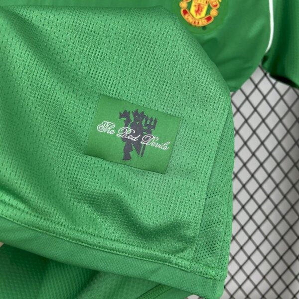 Camiseta Retro Manchester U. tercera - Image 5