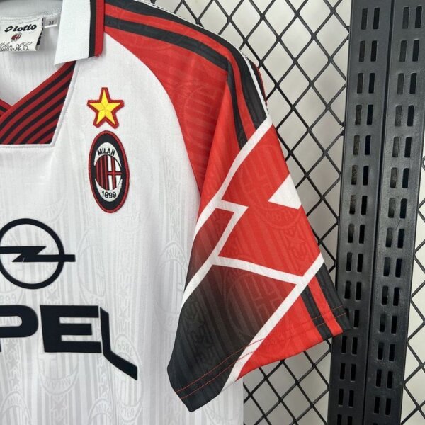 Camiseta Retro Milan 2007 alternativa - Image 4