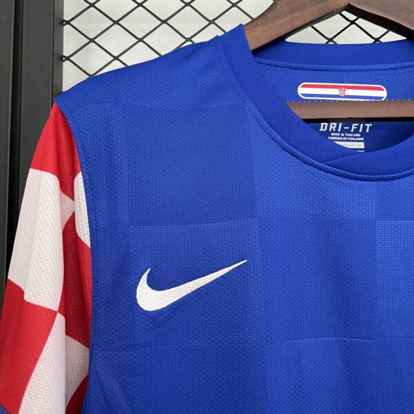 Camiseta Retro Croacia 2010 titular - Image 4