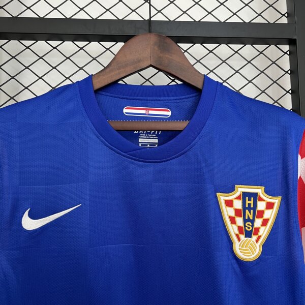 Camiseta Retro Croacia 2010 titular - Image 5